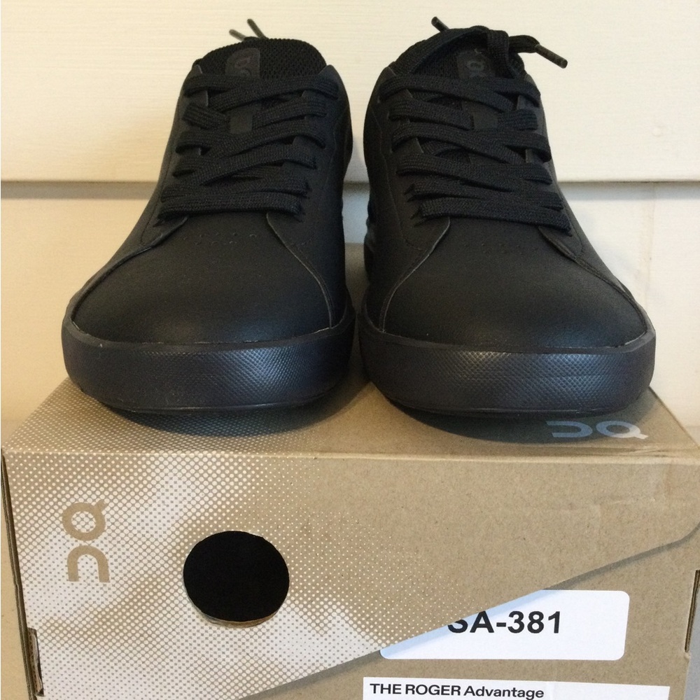 On Running Men’s Black Casual Sneakers - The Roger Advantage
